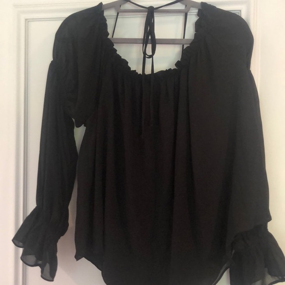Nasty Gal dressy off the shoulder top with tie - Picture 3 of 3